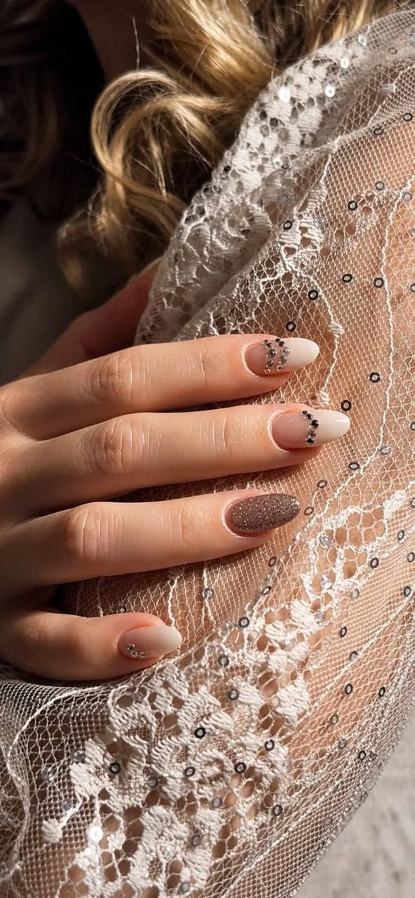 Bridal nail detail with lace and crystal finish in Copenhagen by Marzieh Nail Atelier